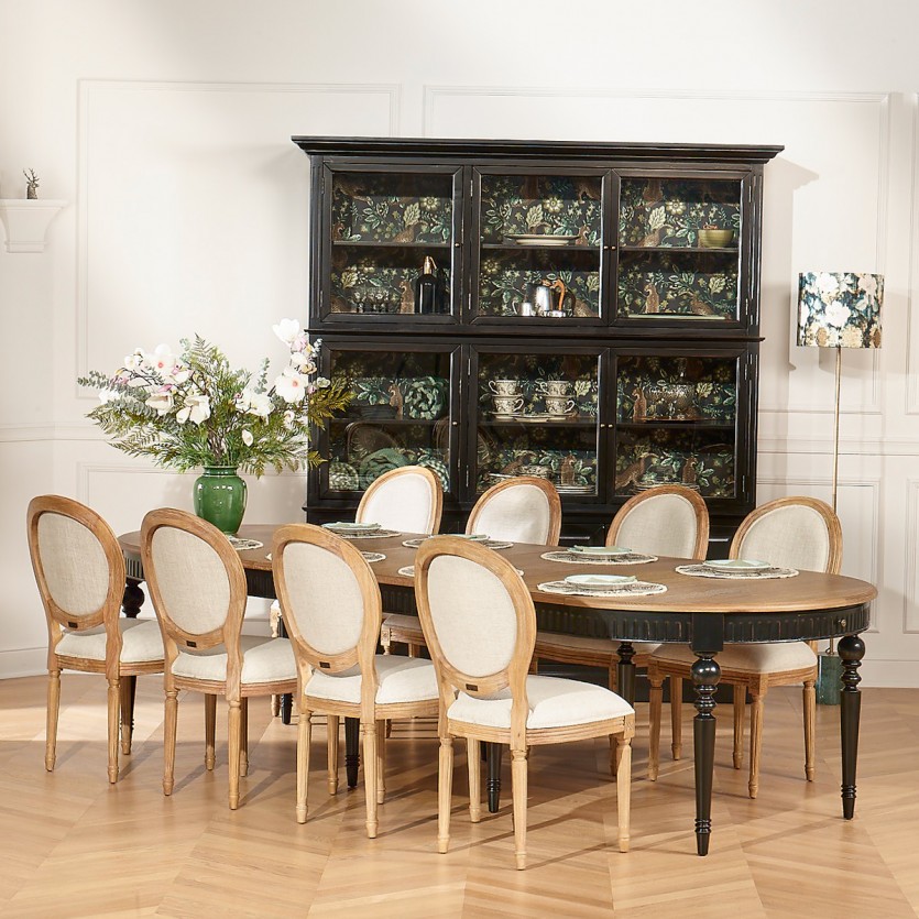 AUDE Extendable Dining Table - Romantic Style in Oak, Black Legs, Seats 6/14