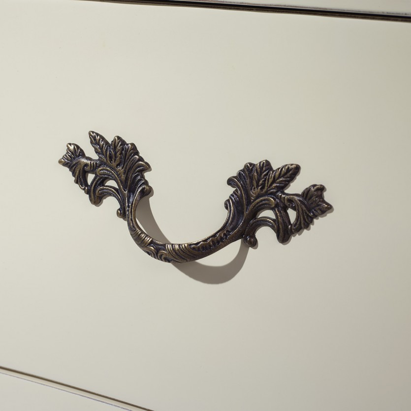 ALIENOR - Witte commode in Lodewijk XV stijl, eiken blad, 2 laden - hout met FSC®-certificaat