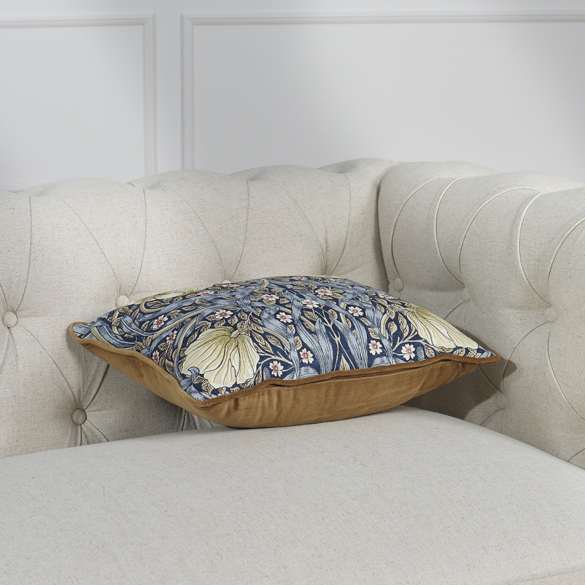NUIT FLORALE – Coussin rectangulaire style shabby chic en velours motifs fleurs blanches, 44 x 34 cm