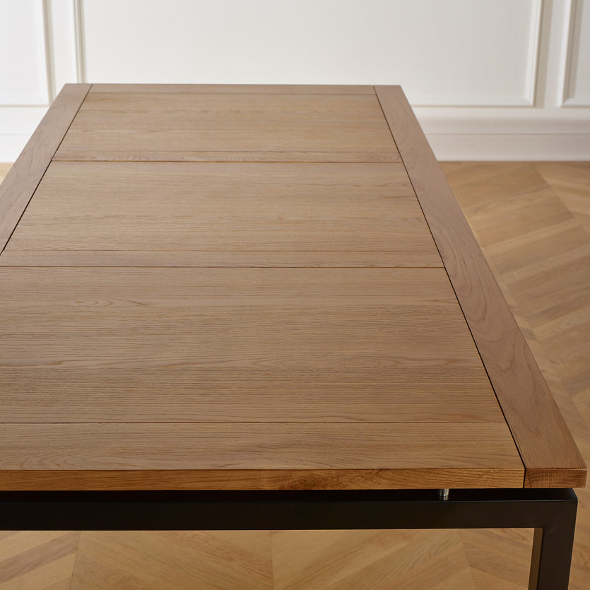 Table à manger AIMIE - Style industriel avec plateau en chêne et pieds métal, 8 couverts, bois certifié FSC®