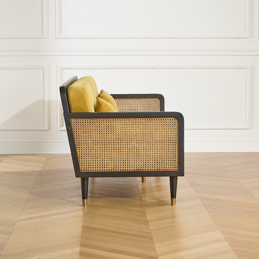 Canapé ARABELLA – Style vintage en tissu velours, bois et rotin, 3 places, bois certifié FSC®