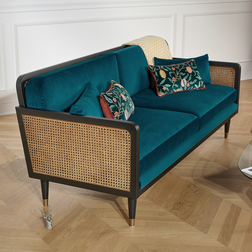 Canapé ARABELLA – Style vintage en tissu velours, bois et rotin, 3 places, bois certifié FSC®