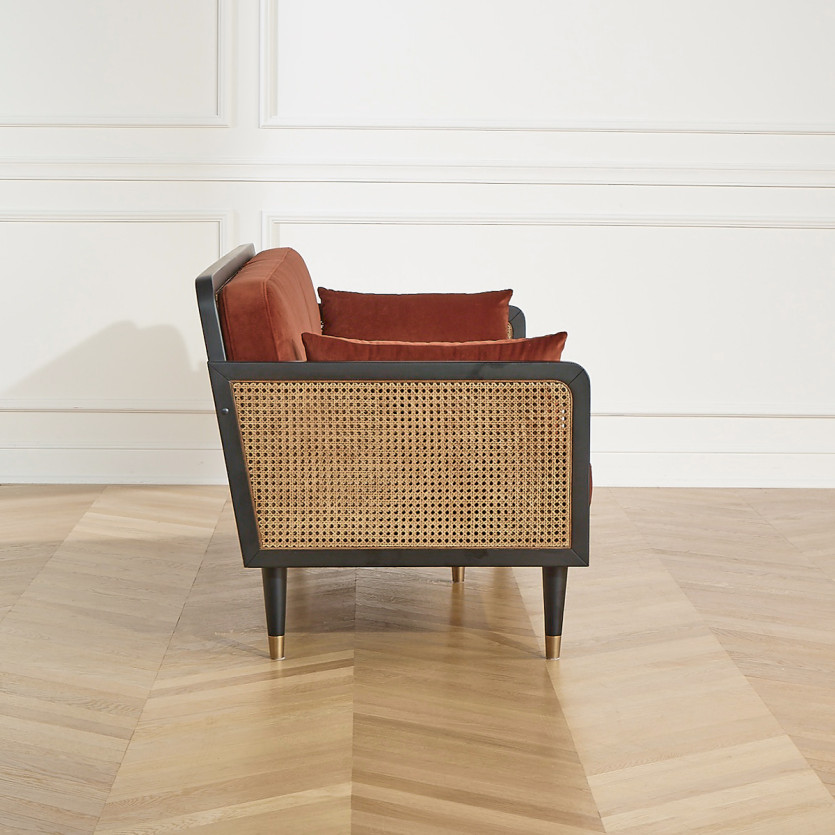 Canapé ARABELLA – Style vintage en tissu velours, bois et rotin, 3 places, bois certifié FSC®