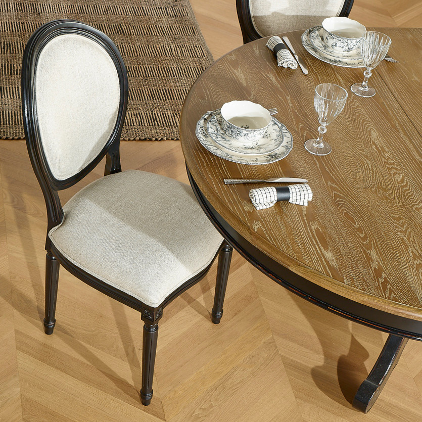 Table de repas extensible AMBOISE - Style classique, pieds noirs, 6/8 couverts