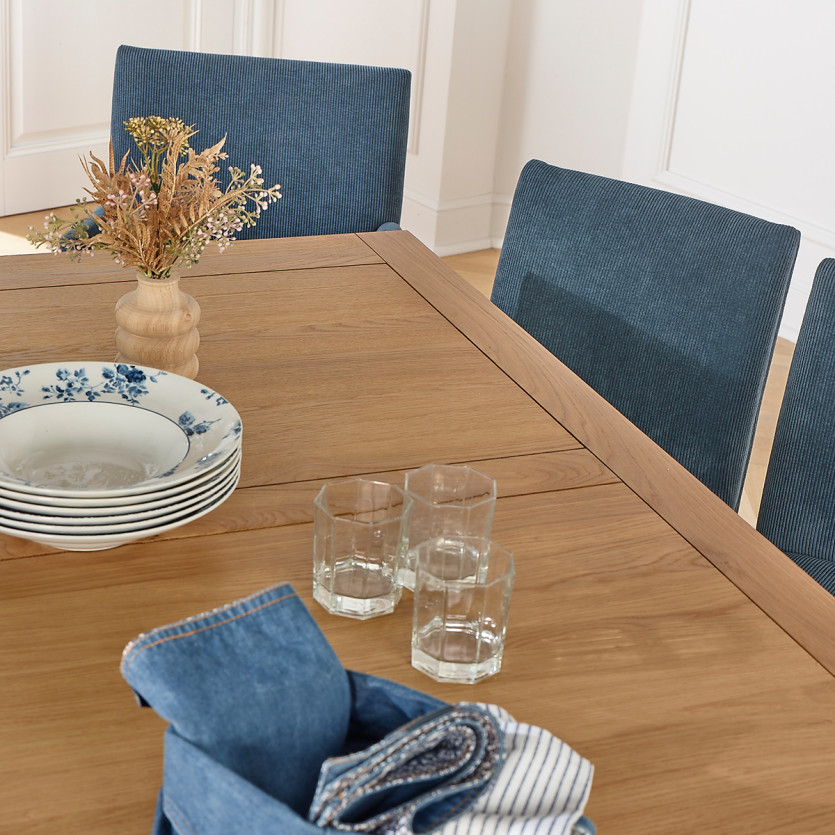 Table à manger AIMIE - Style industriel avec plateau en chêne et pieds métal, 8 couverts, bois certifié FSC®