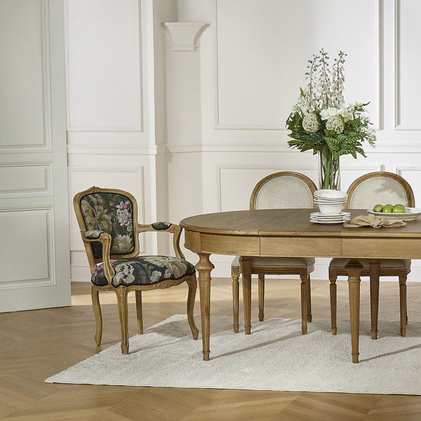 AMBRE Extendable Dining Table - Shabby Chic Style, in Oak, 4/10 place settings
