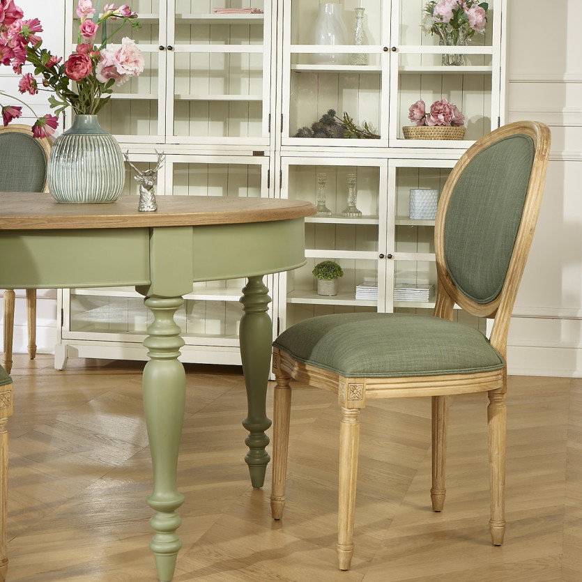 Lot de 2 chaises MEDAILLON SAUGE - Style Louis XV en tissu vert sauge et bois massif