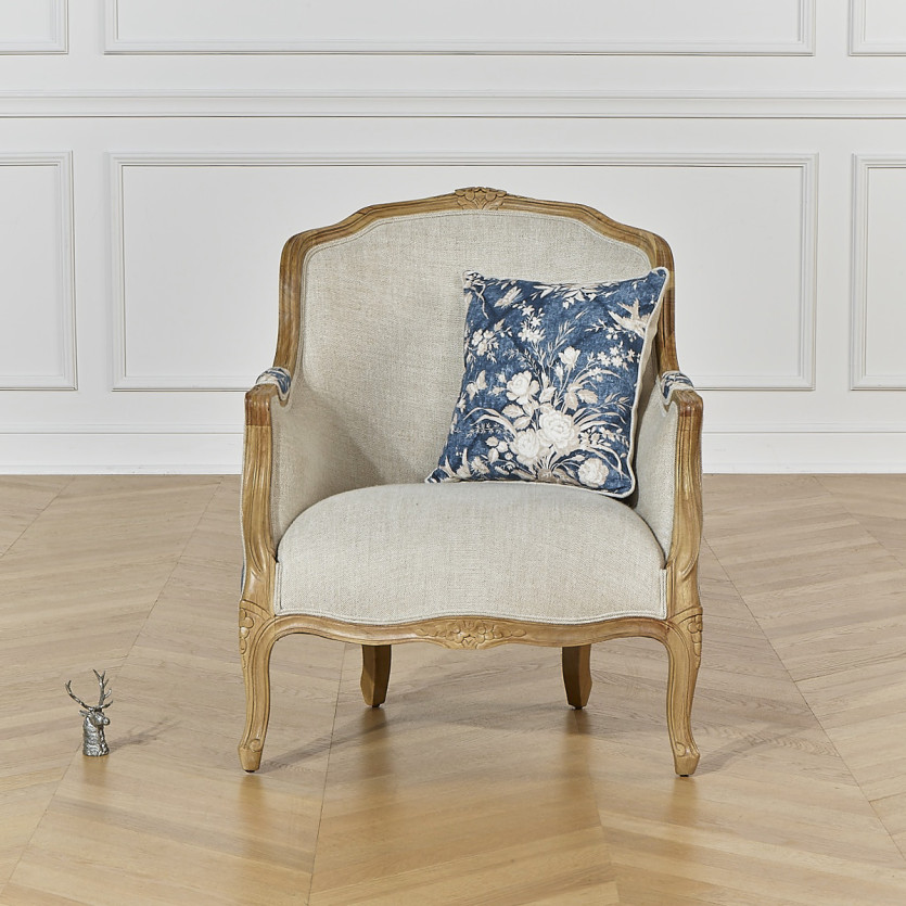 Fauteuil bergère VICTOR 7 SISTERS - Style romantique en bois massif, lin et tissu fleuri bleu et blanc, 1 place
