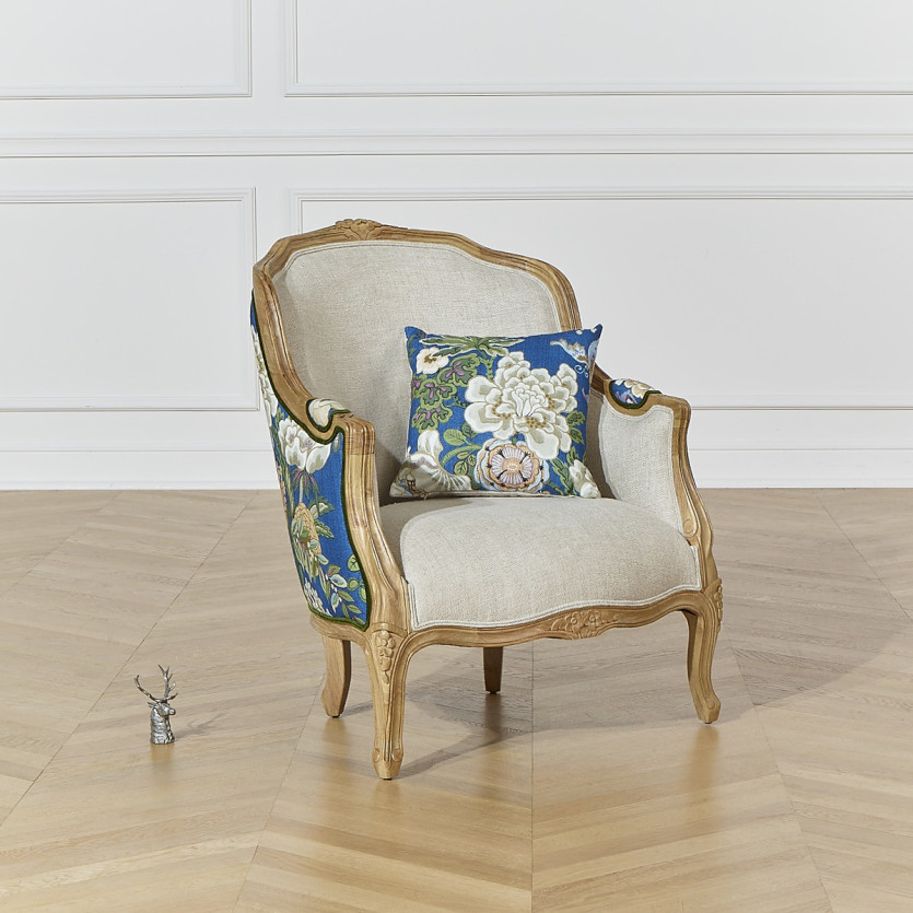 Fauteuil bergère VICTOR KING - Style maison de famille en bois massif et tissu fleuri bleu, 1 place