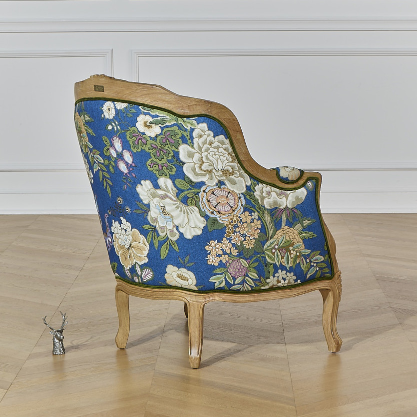 Fauteuil bergère VICTOR KING - Style maison de famille en bois massif et tissu fleuri bleu, 1 place