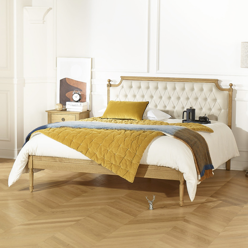 Lit deux places JAMES - Style romantique en chêne et lin coton 140 x 190 cm