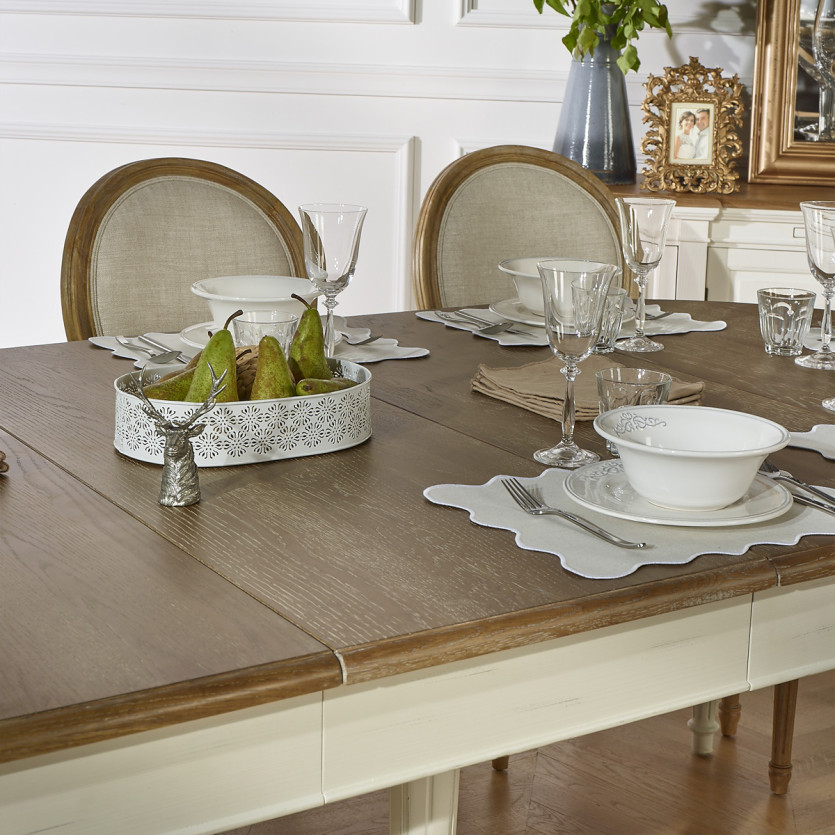 Table à manger extensible FLORENCE -  Style romantique en chêne, pieds blancs, 4/10 couverts