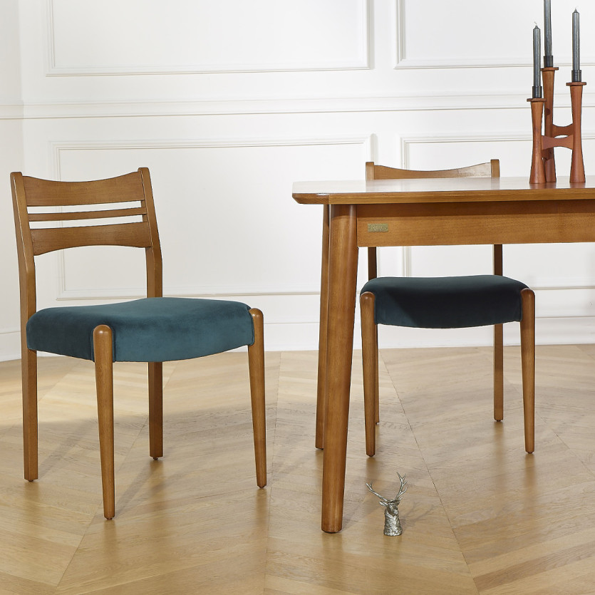 Extendable dining table BEN - Scandinavian style, solid wood legs, seats 8/10 people
