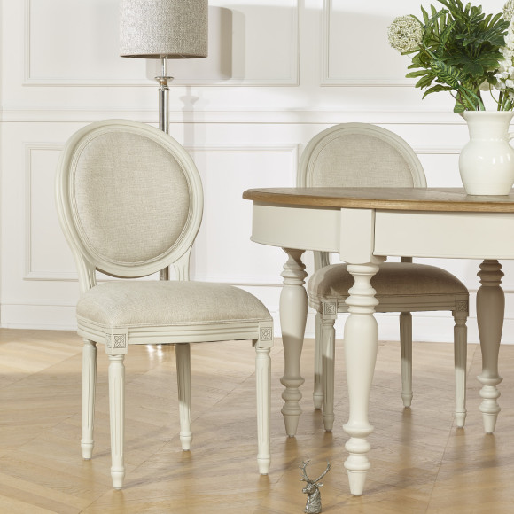 Lot de 2 chaises MEDAILLON - Style shabby chic en bois massif patine ivoire et lin premium