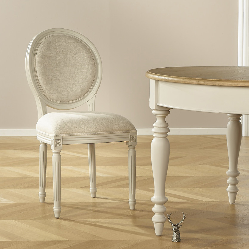 Lot de 2 chaises MEDAILLON - Style shabby chic en bois massif patine ivoire et lin premium