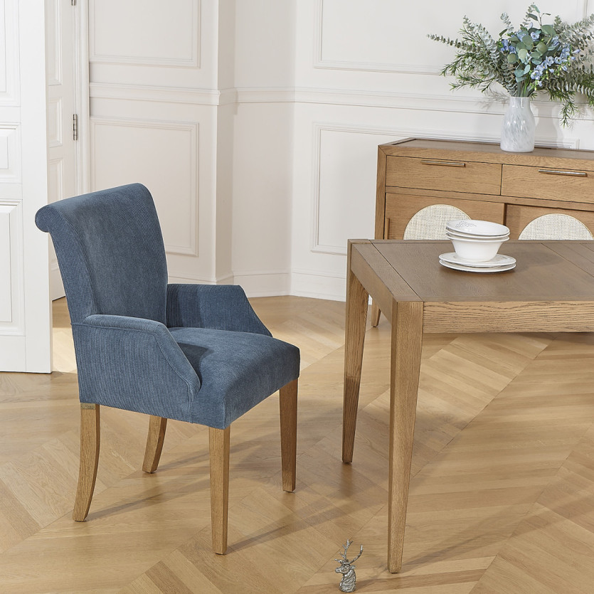 ALBA eetkamerstoel - Eigentijdse stijl, massief houten poten, geribbelde stof
