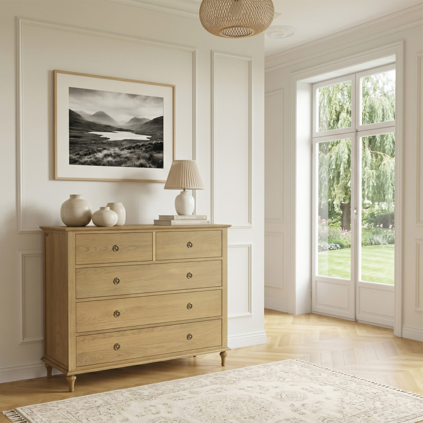 OLIVIA - Comò romantico in rovere, 5 cassetti