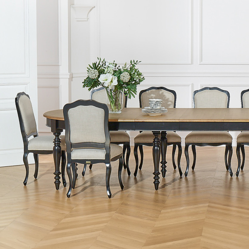 JADE LOU Extendable Dining Table – Shabby Chic Style, Oak Top, Black Legs, Seats 6/14
