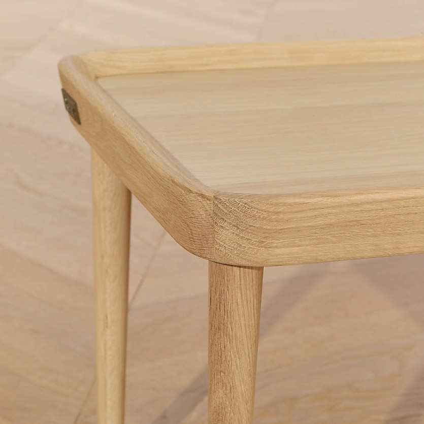 MALIBU square coffee table - Contemporary style, solid oak legs