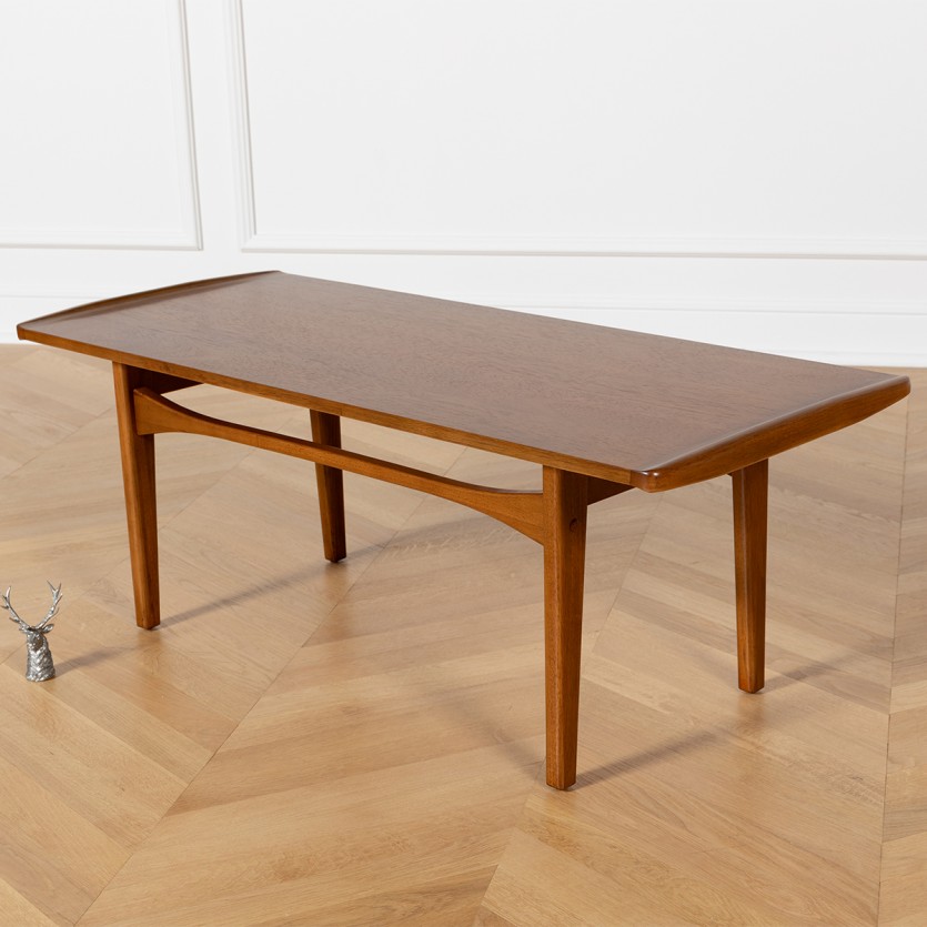 DALHIA coffee table – Nordic style, solid wood legs, walnut finish