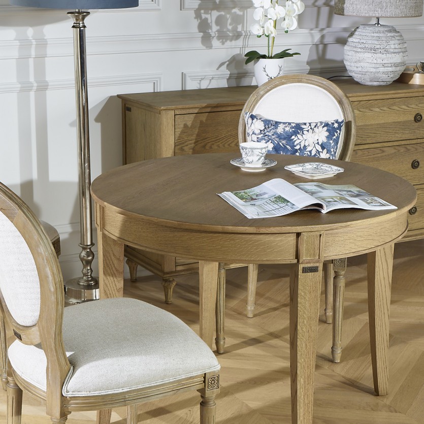 Mesa redonda de comedor HAUSSMANN - Estilo romántico en roble, 4 cubiertos