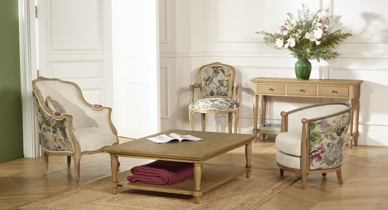 Fauteuil de salon Carole Country style romantique en chêne, lin coton et tissu fleuri, 1 personne