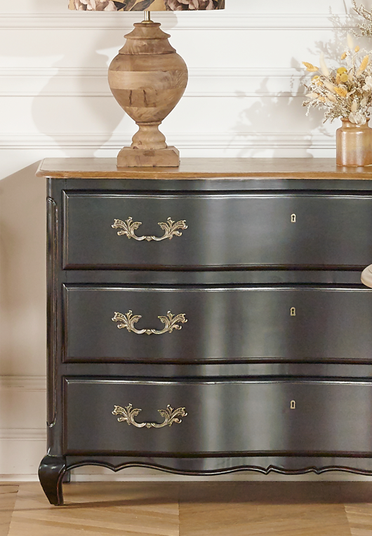 Chests of drawers